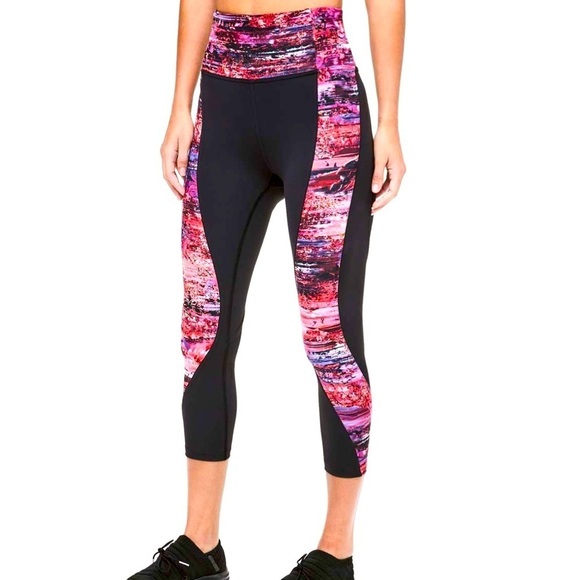 Lululemon Sweat and Repeat Crop 21 - Picture 1 of 12